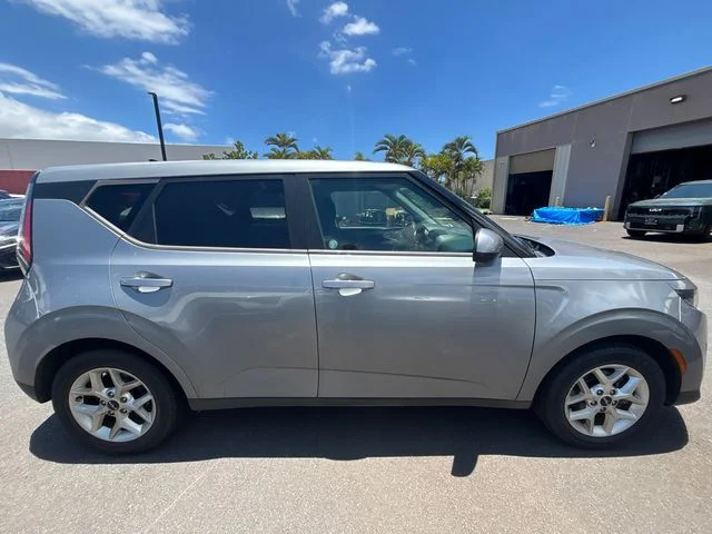 Used 2023 Gray Kia LX image 4