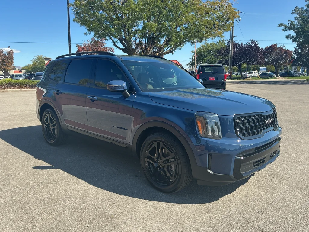 Used 2025 Midnight Lake Blue Kia EX X-Line image 3