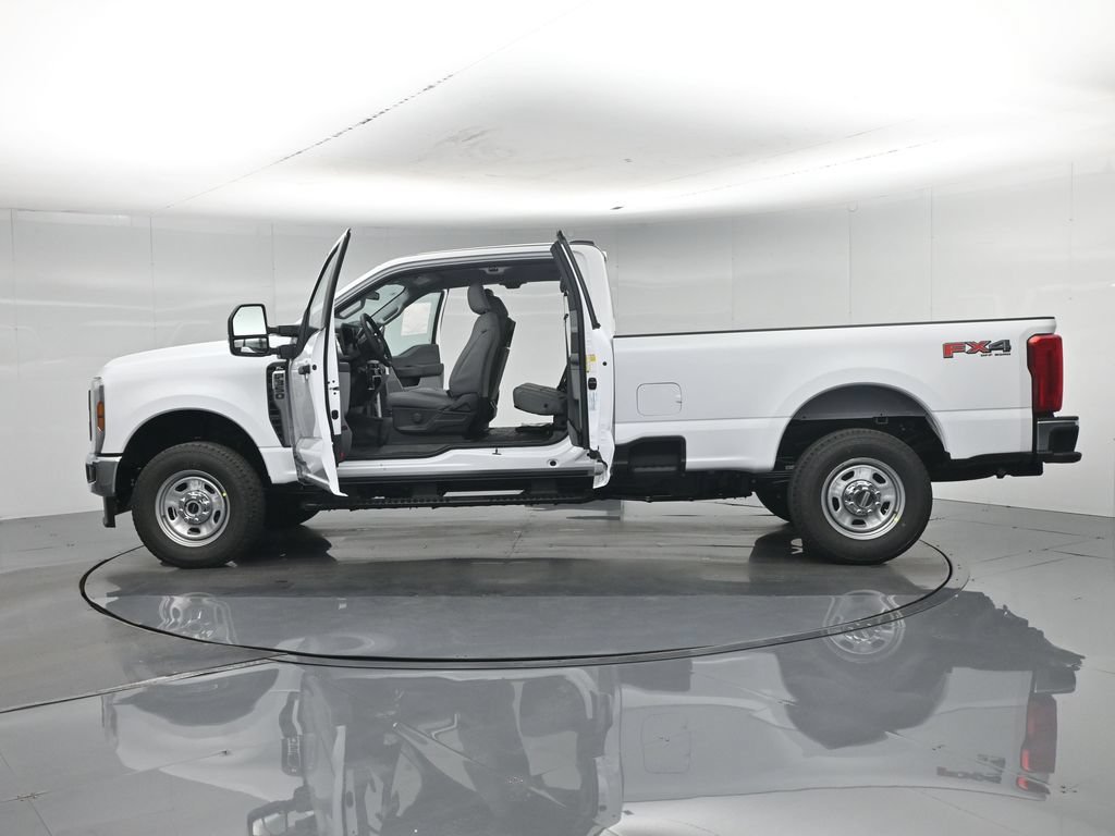 New 2026 Oxford White Ford XL image 33