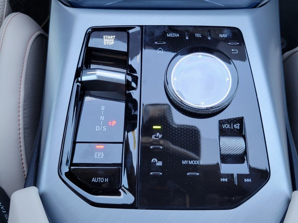 2025 BMW X3 30 - Photo 24