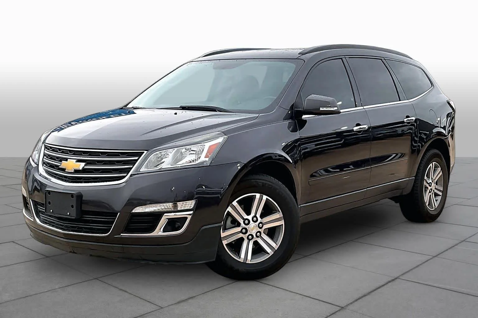 Used 2016 Tungsten Metallic Chevrolet LT image 2