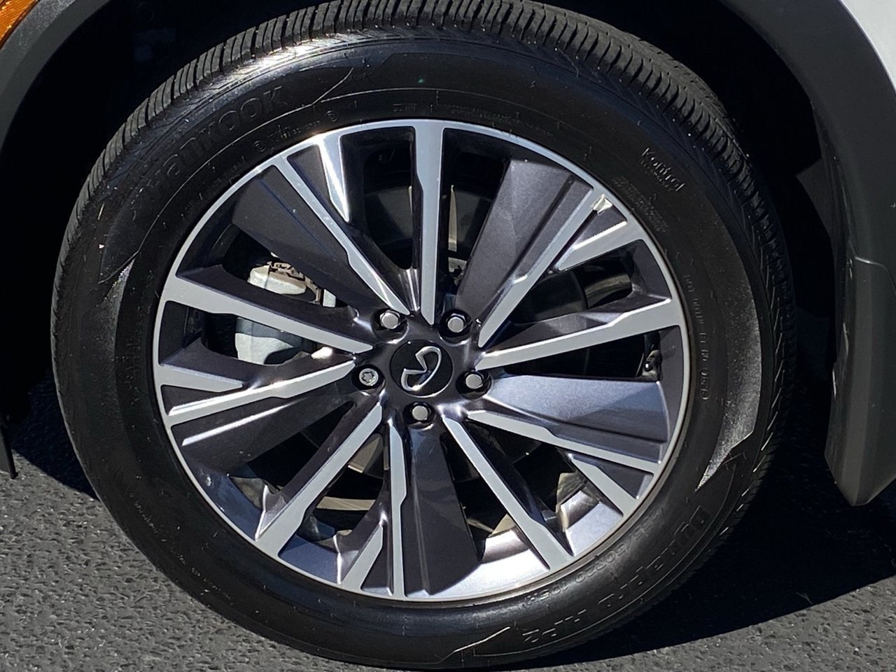 Certified Used 2027 Radiant White INFINITI LUXE image 8