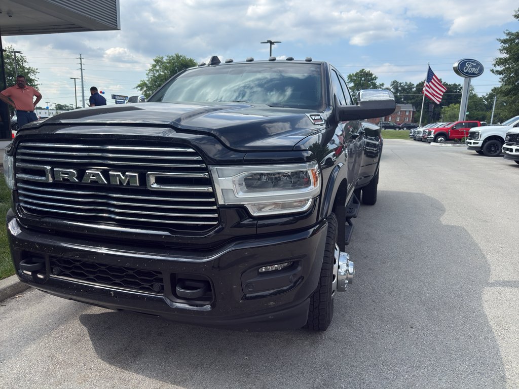 Used 2021 Diamond Black Crystal Pearlcoat Ram Laramie image 2