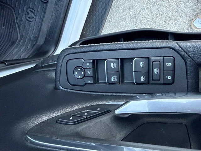 Used 2025 White Ram Laramie image 22