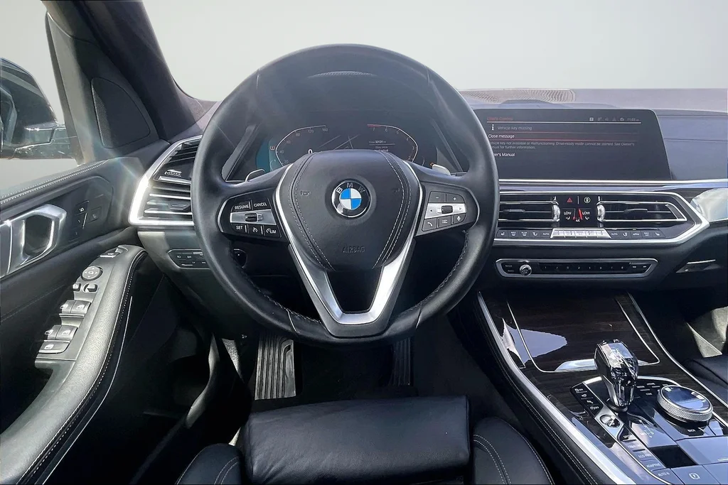 Used 2020 Black BMW sDrive40i image 10
