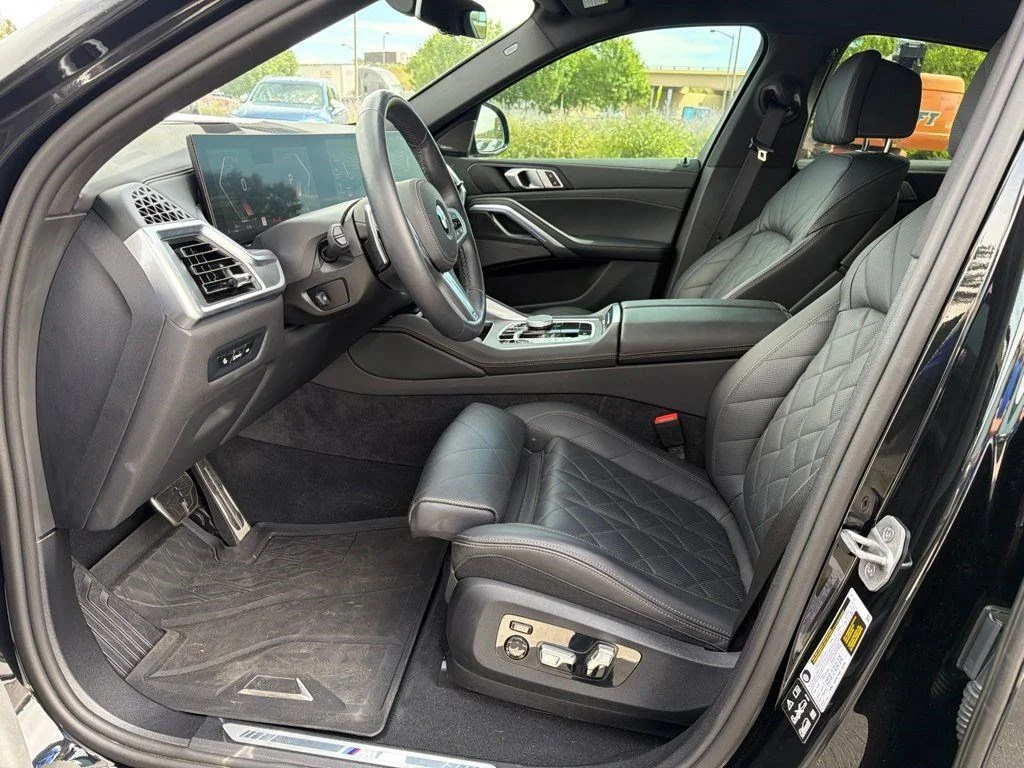 Used 2025 Black BMW xDrive40i image 10