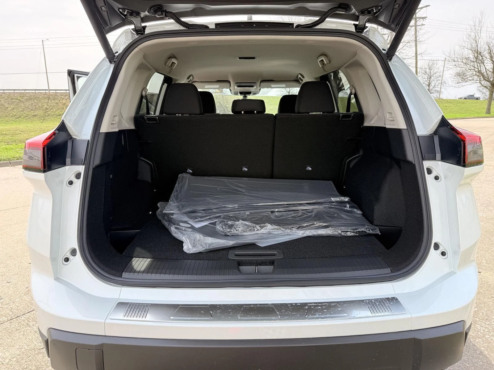 New 2026 Everest White Pearl Tricoat Nissan SV image 6
