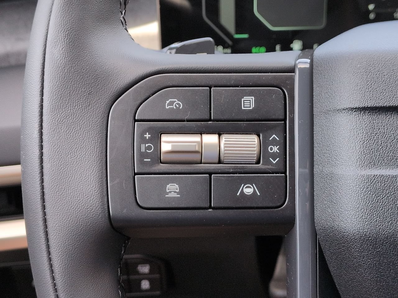 New 2027 Glacial White Pearl Kia SX image 32