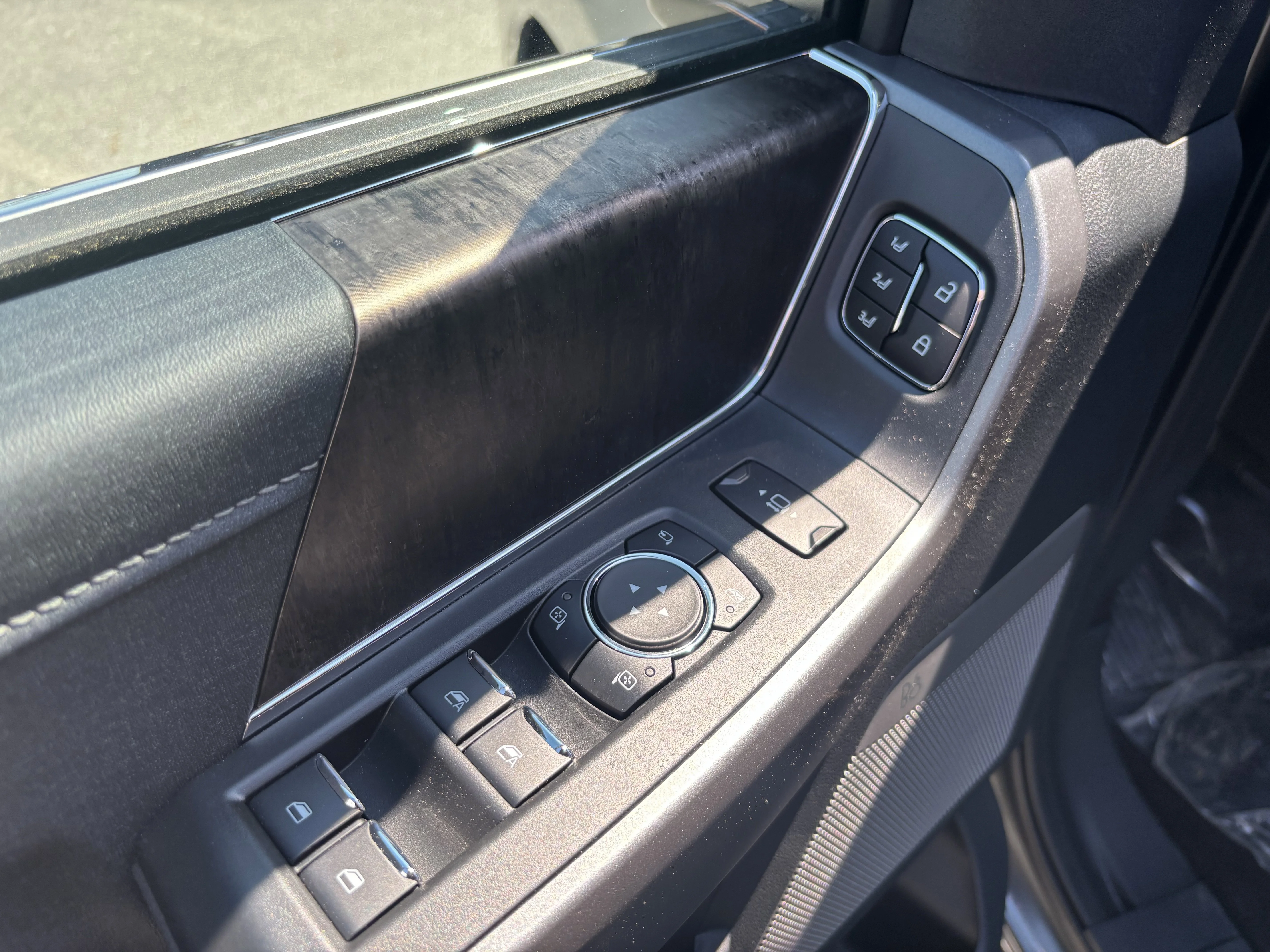 New 2026 Carbonized Gray Metallic Ford F-250® Lariat® image 13