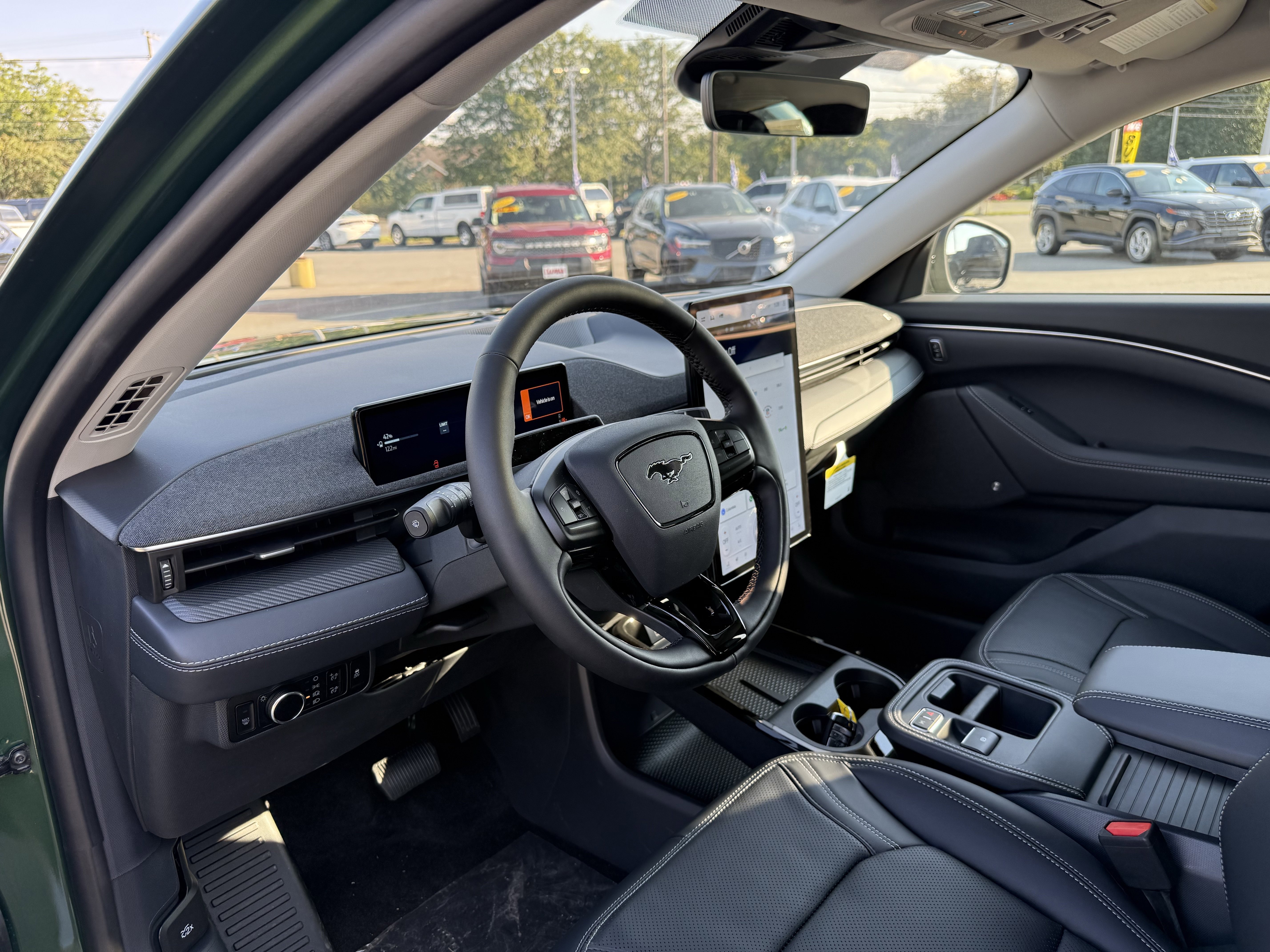 2025 Ford Mustang Mach-E Premium - Photo 16