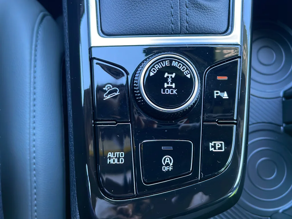 Used 2023 Black Kia X-Line image 29