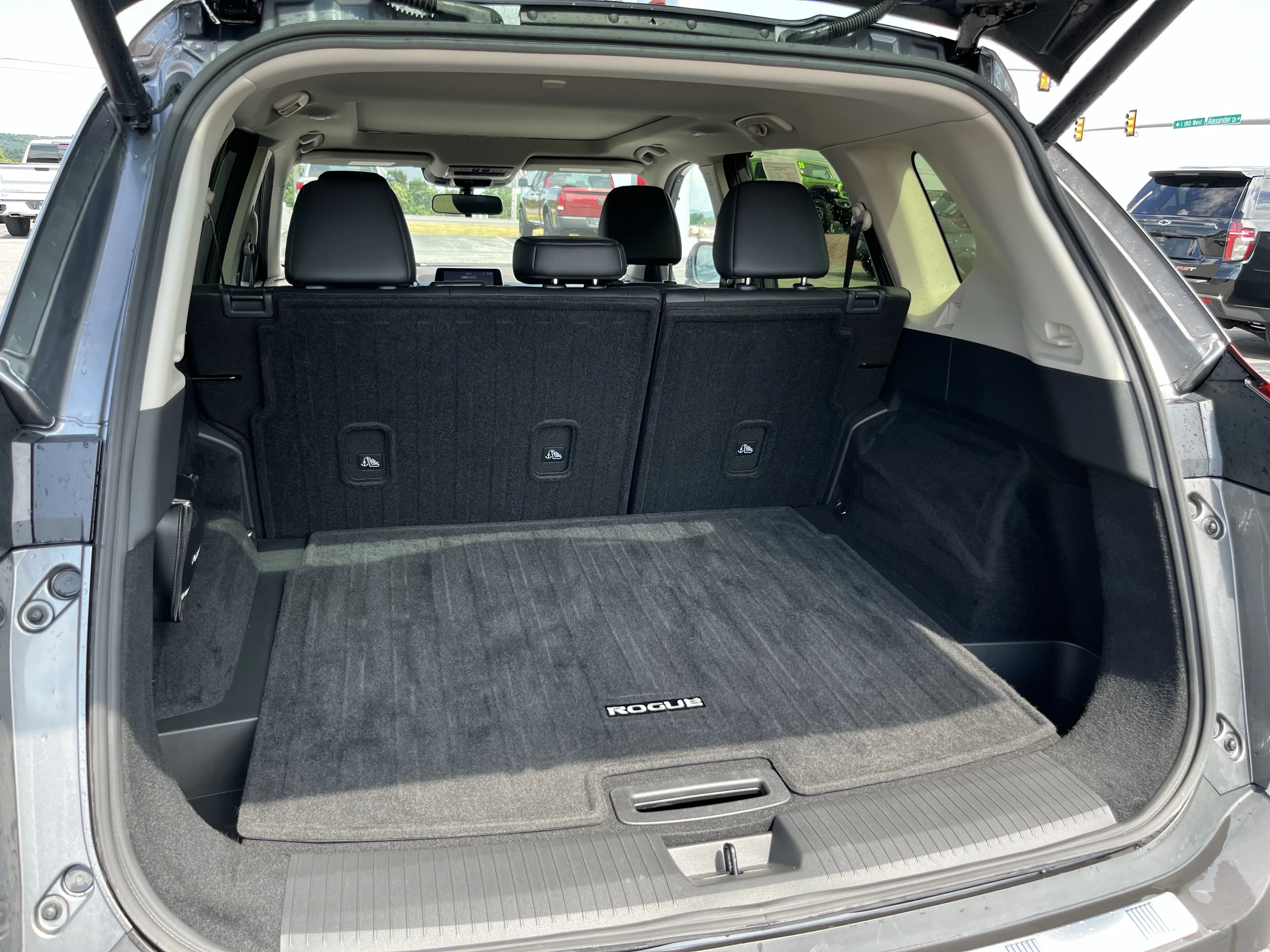 Used 2023 Gun Metallic Nissan SV image 7