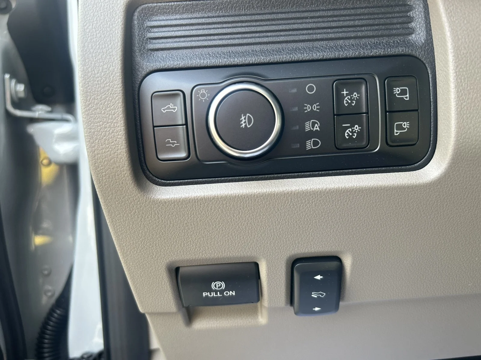 New 2026 Avalanche Ford Platinum image 15