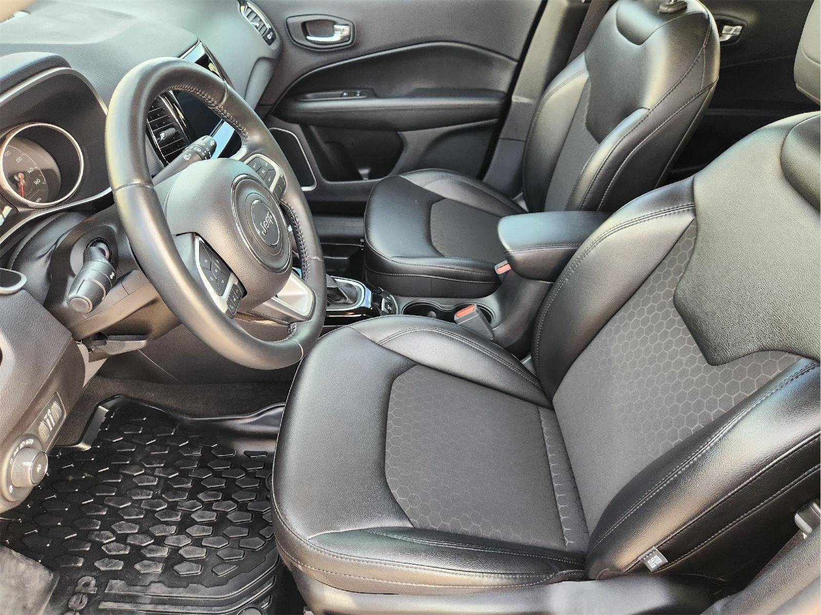 2020 Jeep Compass photo 13 of 33