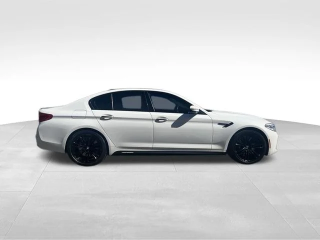 Used 2018 White BMW Base image 4