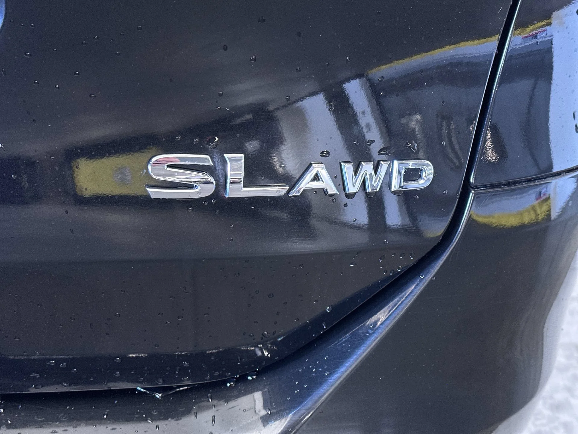 Used 2016 Magnetic Black Nissan SL image 24