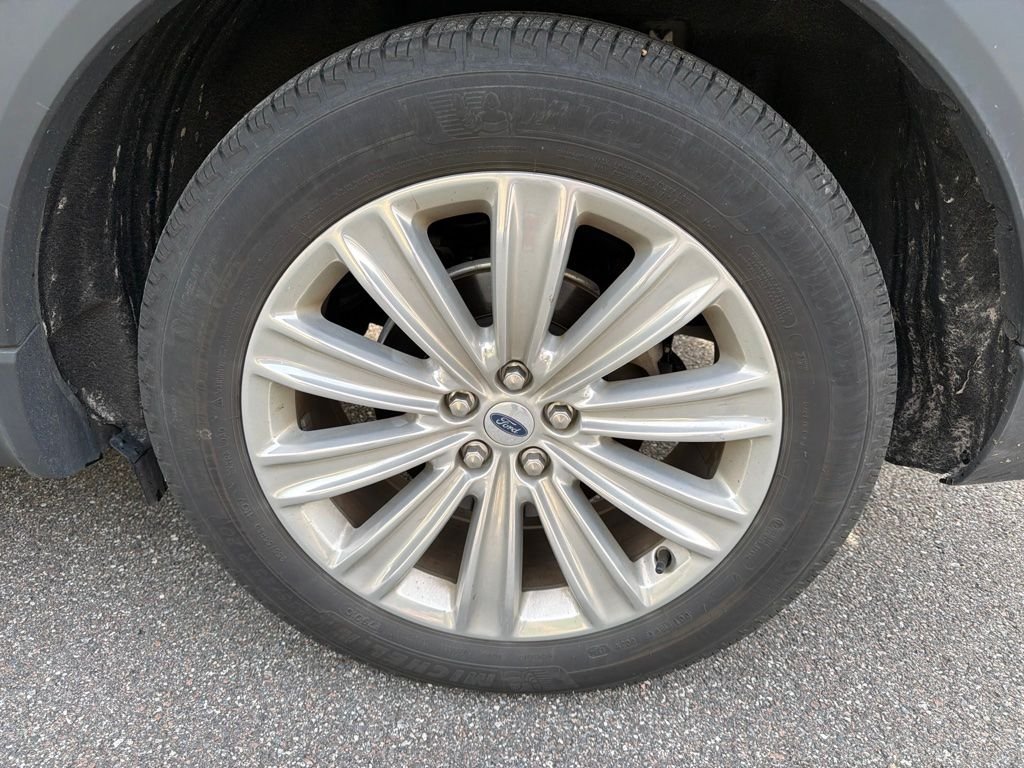 Used 2024 Green Ford Limited image 27