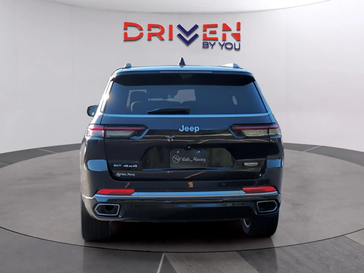 Used 2021 Diamond Black Crystal Pearlcoat Jeep Summit Reserve image 4