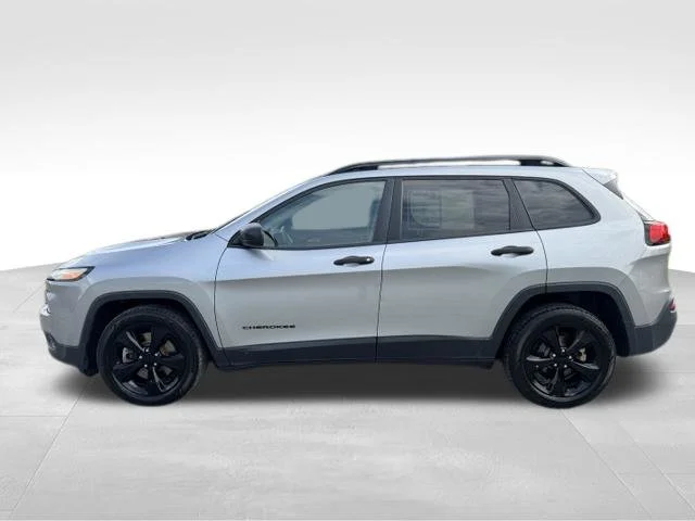 Used 2017 Silver Jeep Sport image 4
