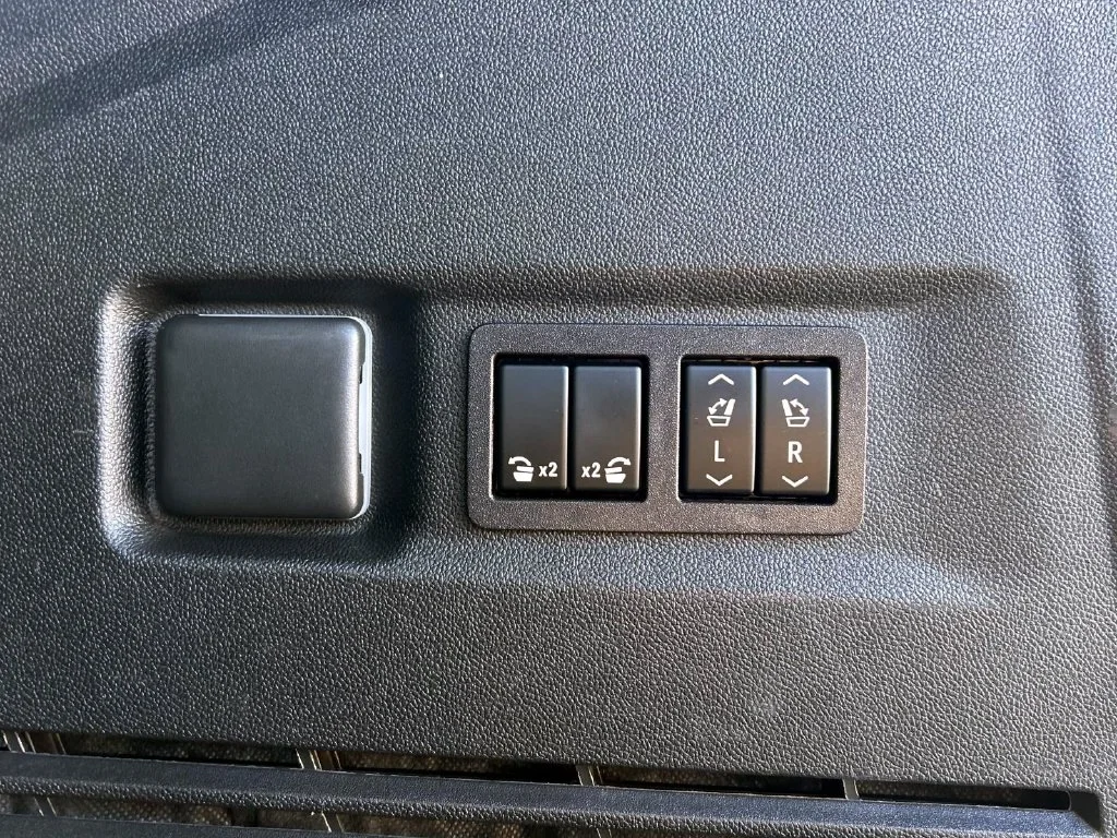 Used 2023 White Frost GMC AT4 image 13