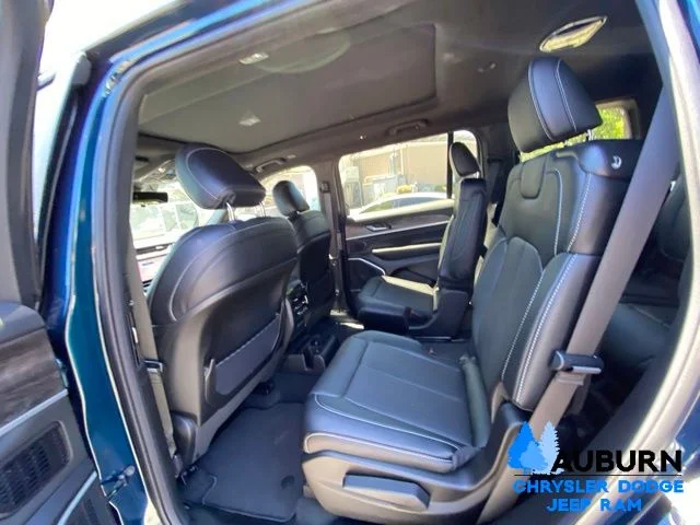 New 2026 Fathom Blue Pearlcoat Jeep Limited image 30