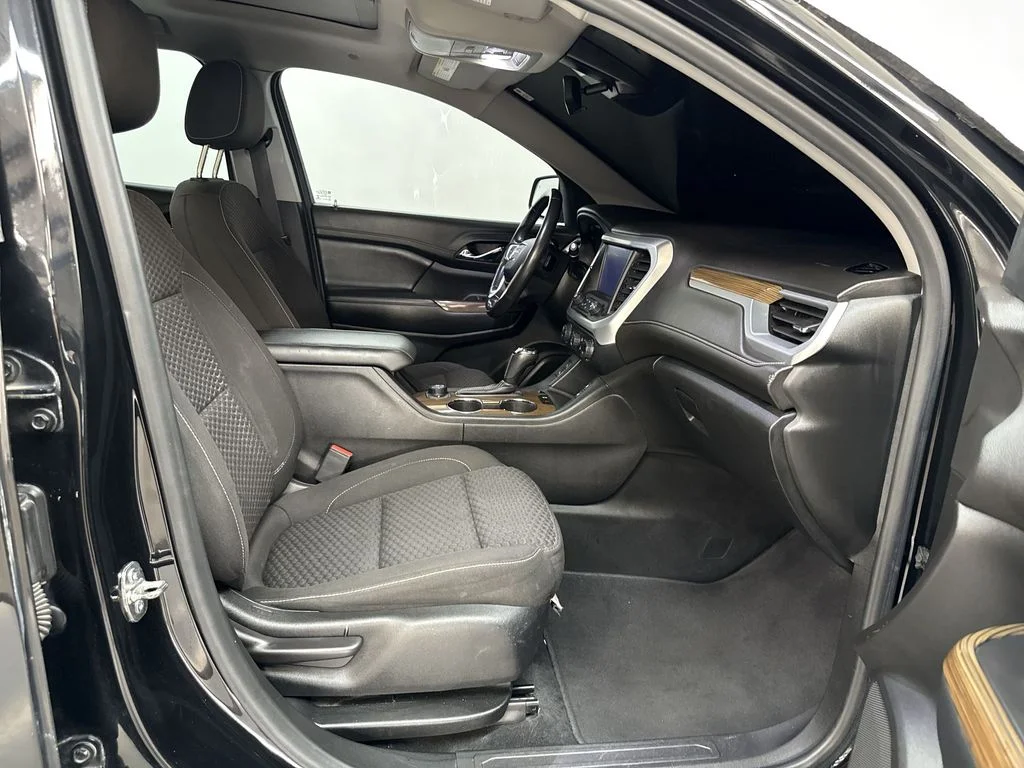 Used 2019 Ebony Twilight Metallic GMC SLE-2 image 18