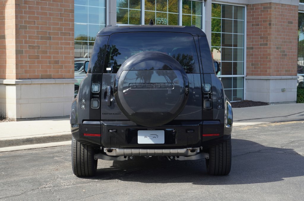 New 2026 Carpathian Grey Land Rover X-Dynamic SE image 5