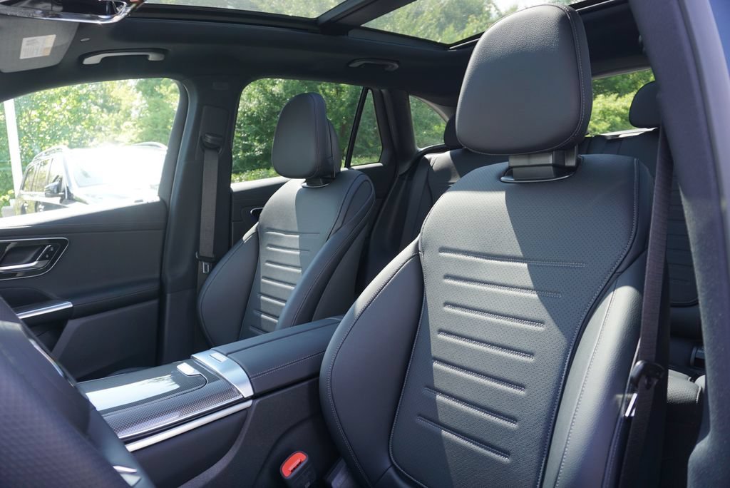 New 2026 Black Mercedes-Benz GLC 300 image 47