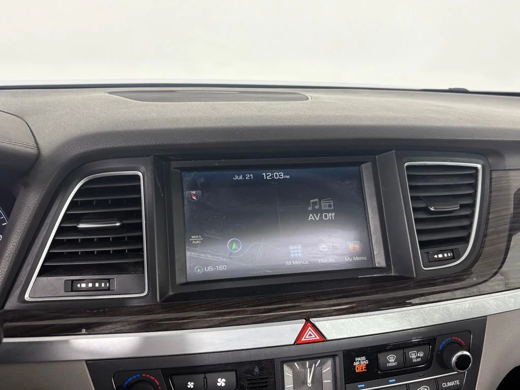Used 2017 White Genesis 3.8 image 22