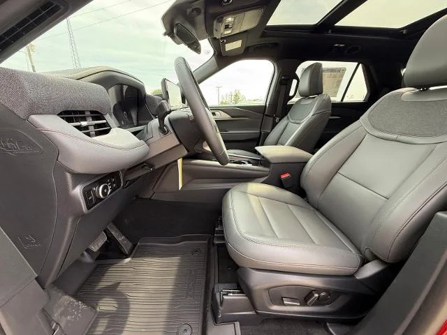 New 2027 Ruby Red Metallic Tinted Clearcoat Ford Active image 46