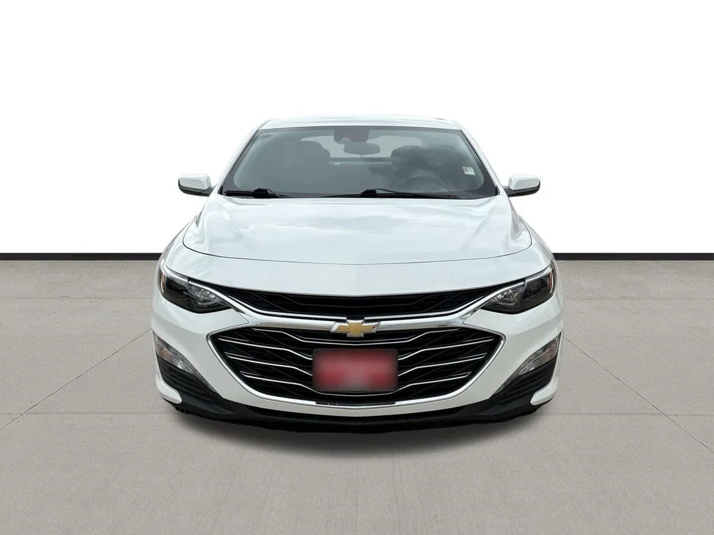Used 2024 Summit White Chevrolet LT image 2