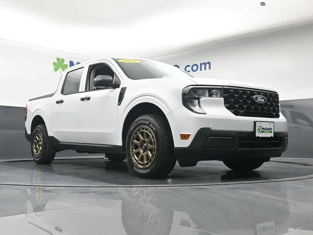 Used 2025 White Ford XL image 26