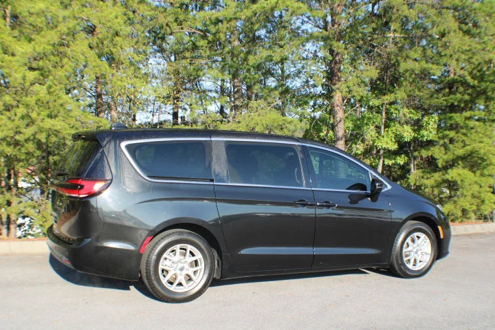 Used 2023 Brilliant Black Crystal Pearlcoat Chrysler Touring L image 2