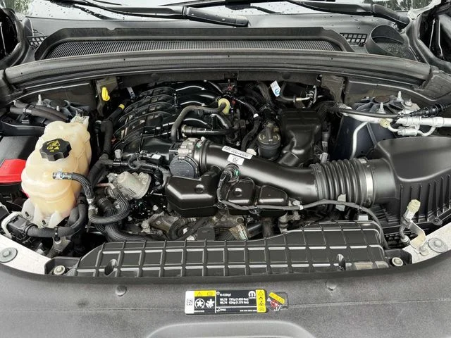 Used 2023 Gray Jeep Limited image 13