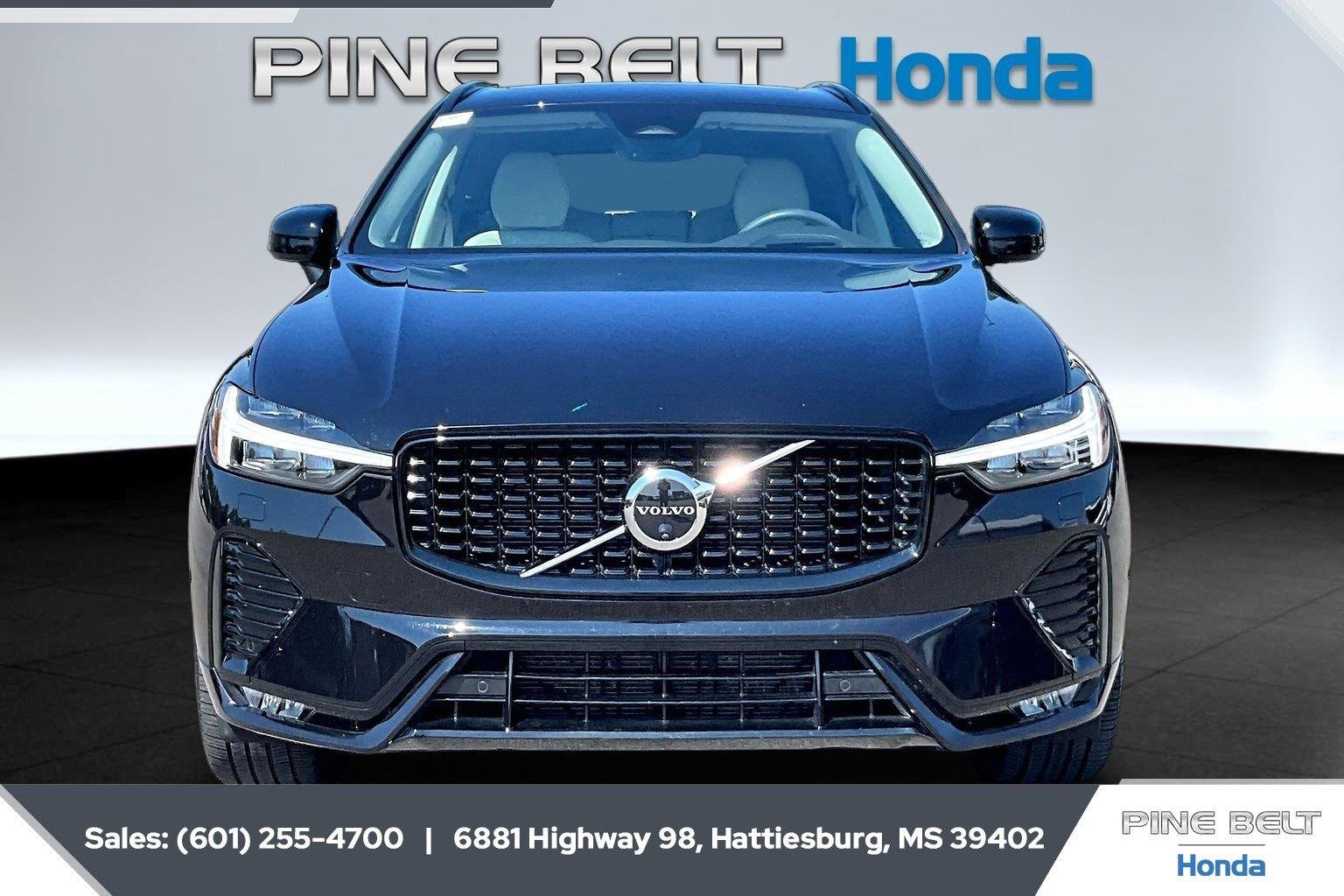 Used 2025 Onyx Black Metallic Volvo Ultra image 3