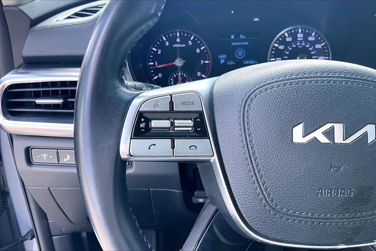 Used 2022 SILVER Kia LX image 22