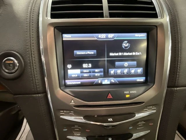 Used 2015 Tuxedo Black Metallic Lincoln Base image 16