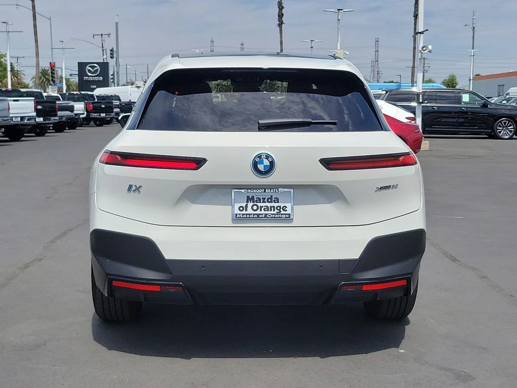 2025 BMW iX 50 - Photo 23