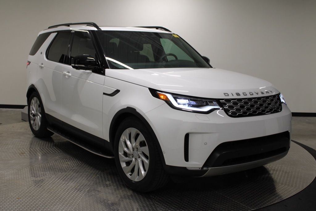 Used 2025 White Land Rover S image 9