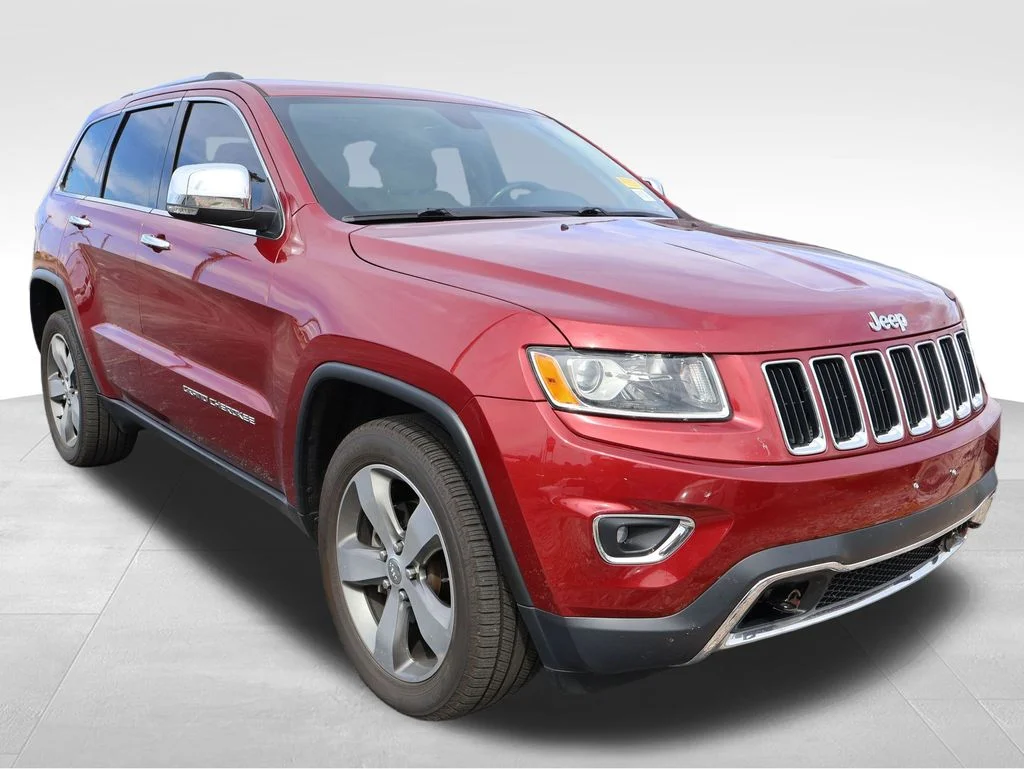 Used 2015 Deep Cherry Red Crystal Pearlcoat Jeep Limited image 13