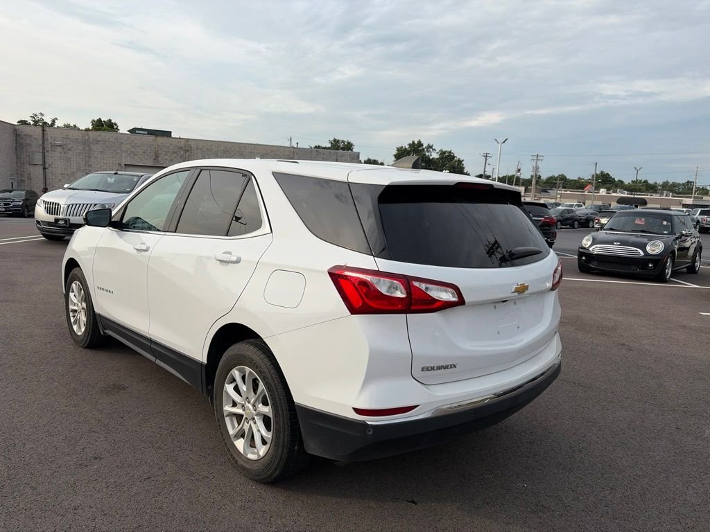 Used 2019 Summit White Chevrolet  image 3