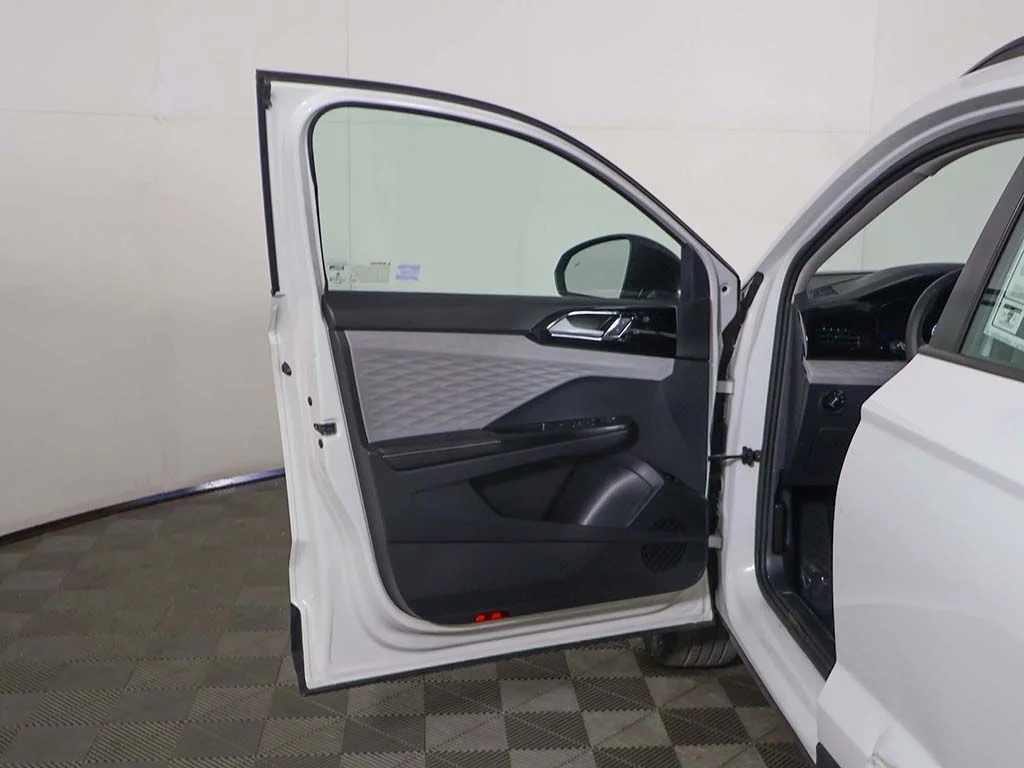 Used 2024 White Volkswagen 1.5T S image 17