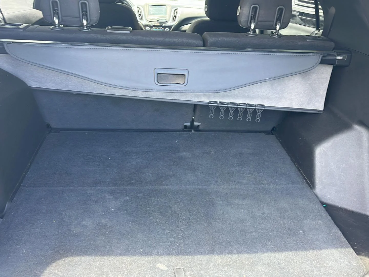 Used 2018 SUMMIT WHITE Chevrolet LT image 21