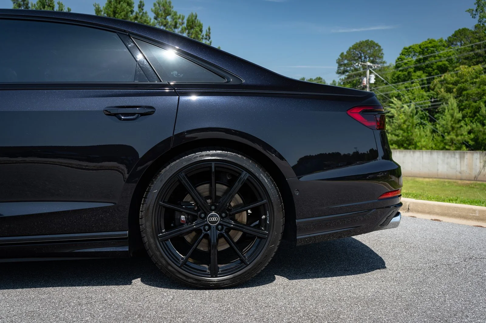 Used 2024  Audi 4.0T image 17