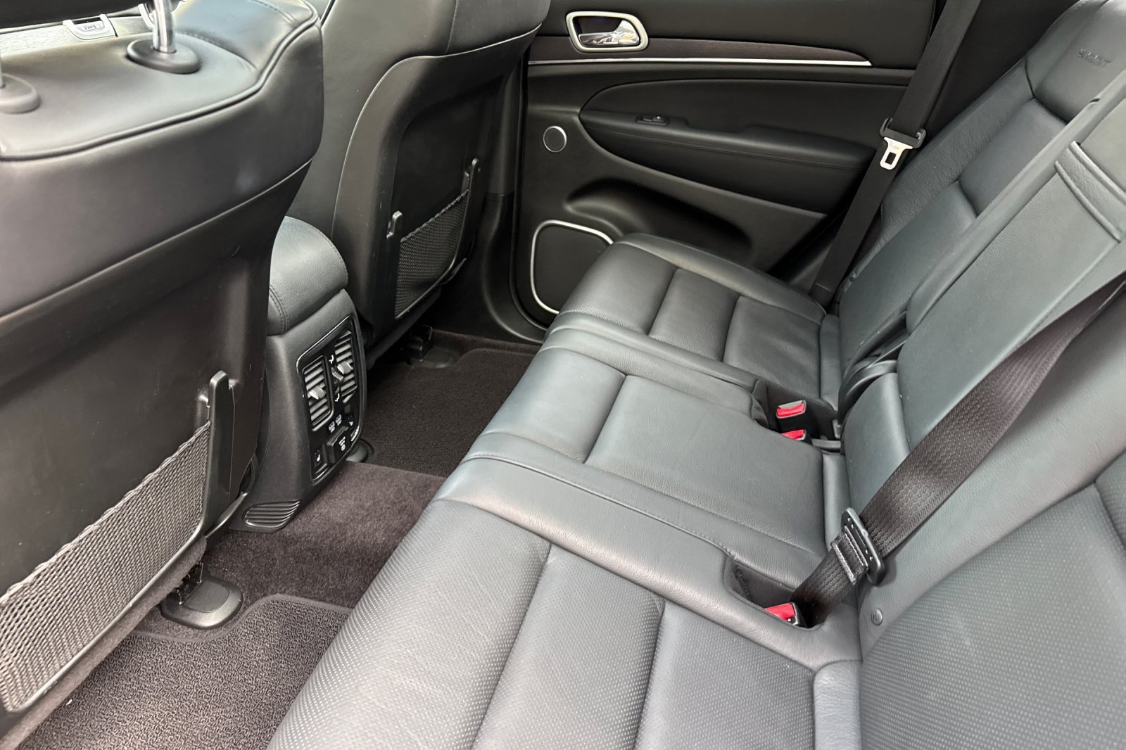 Certified Used 2018 Granite Crystal Clearcoat Metallic Jeep Summit image 12