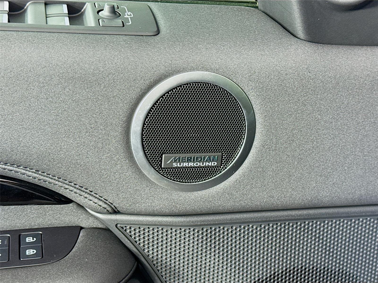 Used 2024 Gray Land Rover S image 21