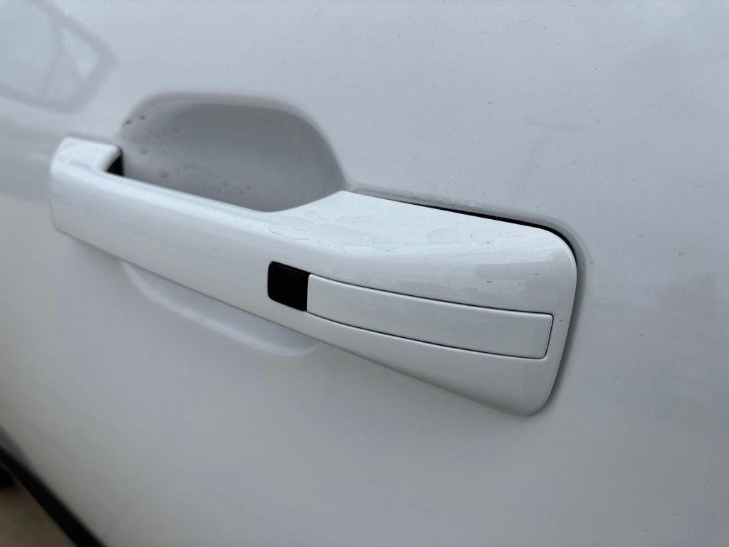 New 2026 White Pearl Hyundai Blue SEL 8P image 14