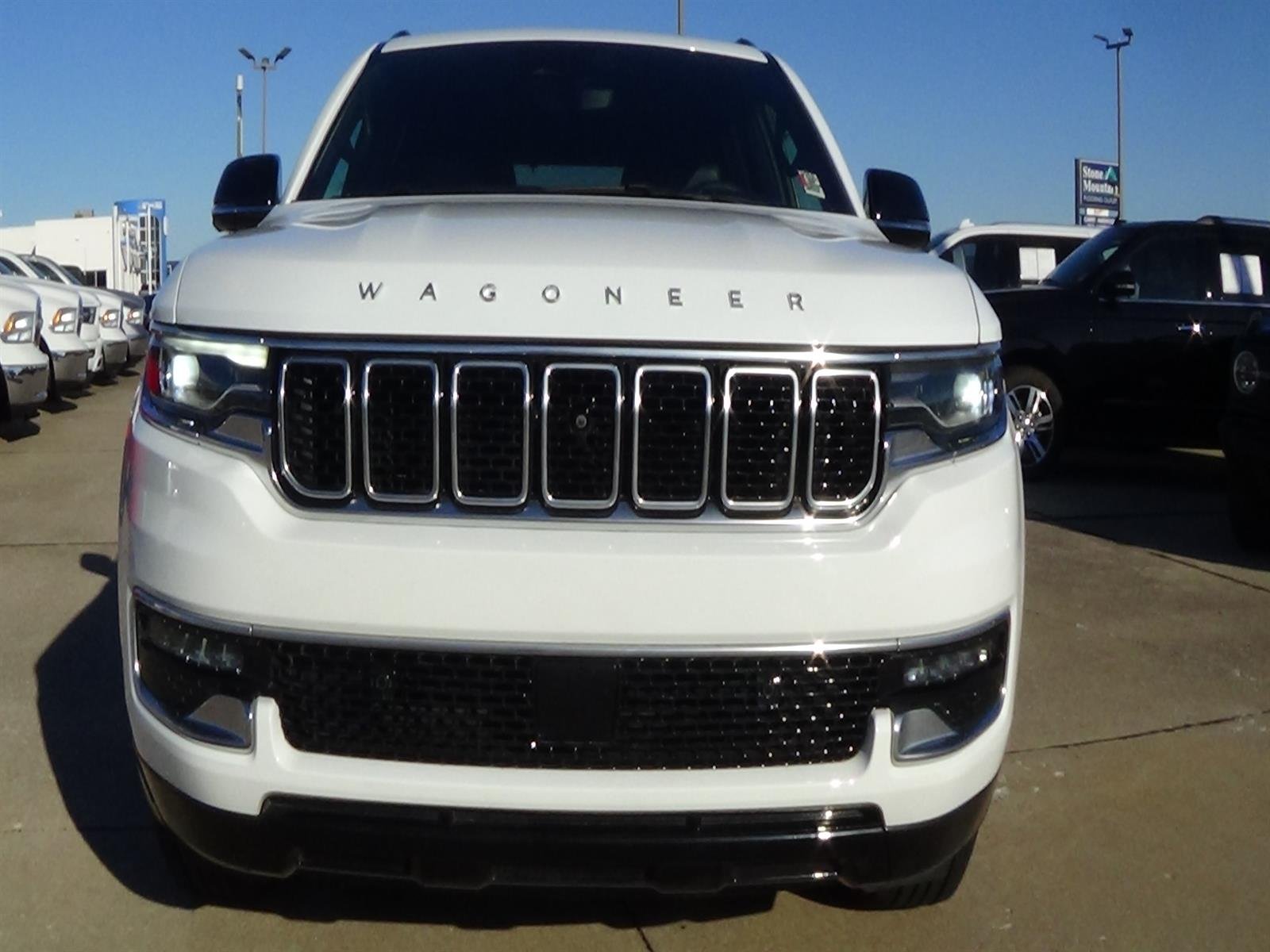 Used 2025 Bright White Clear Coat (pw7) Jeep Series II image 3
