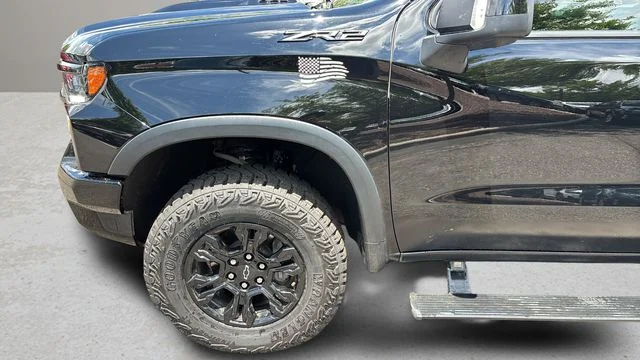 Used 2023 Black Chevrolet ZR2 image 31