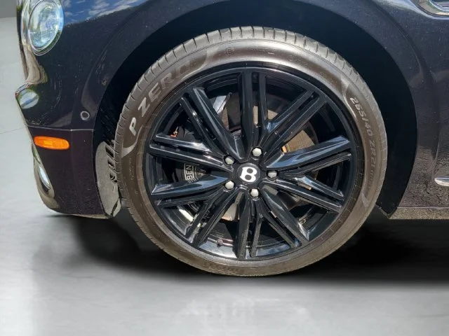 Used 2021 Black Bentley V8 image 12
